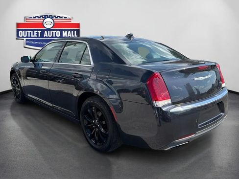 Used 2015 Chrysler 300 Limited w/ Driver Convenience Group AWD/4WD image 5