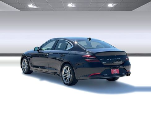 Used 2022 Genesis G70 2.0T RWD image 3