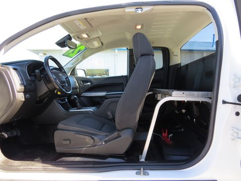 Used 2021 Chevrolet Colorado LT w/ Fleet Safety Package image 16