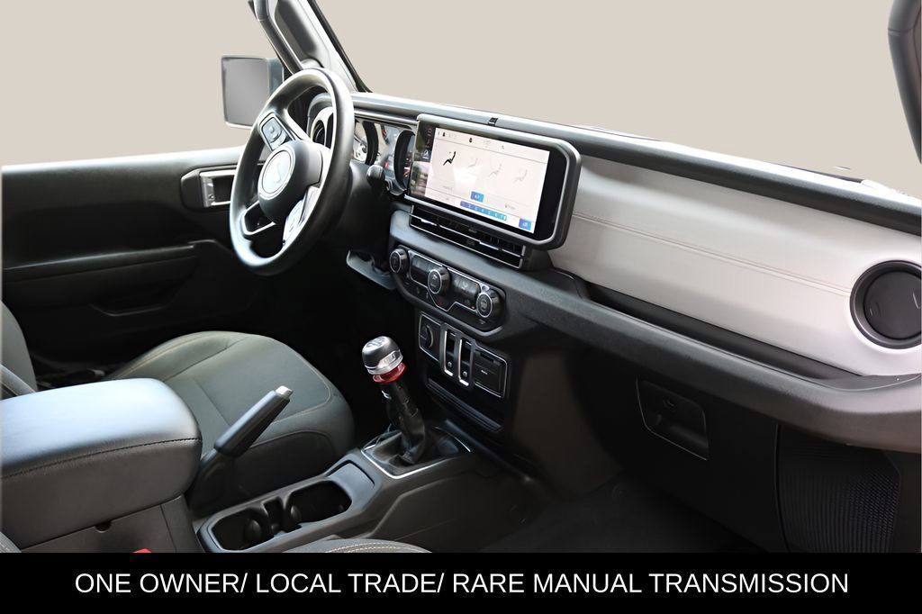 Used 2025 Jeep Wrangler Sport AWD/4WD image 16