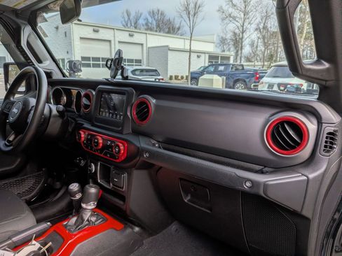 Used 2022 Jeep Gladiator Sport image 34