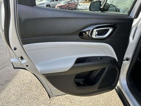 Used 2024 Jeep Compass Limited image 17