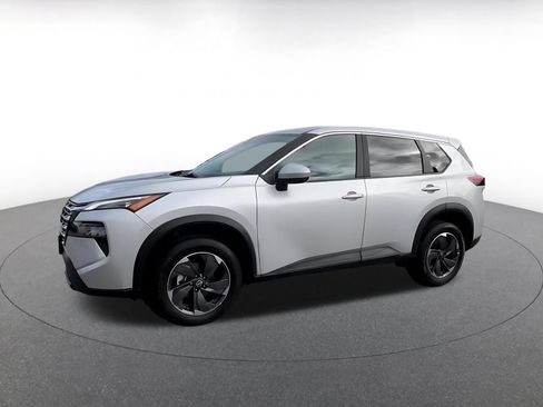 Used 2025 Nissan Rogue SV FWD image 8