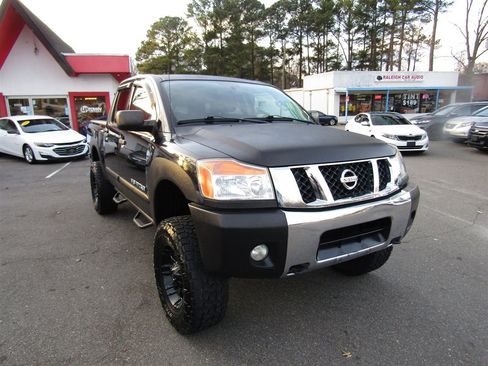 Used 2012 Nissan Titan SV w/ SV Value Truck Pkg image 14