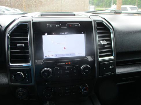 Used 2017 Ford F150 XLT w/ Equipment Group 302A Luxury AWD/4WD image 18