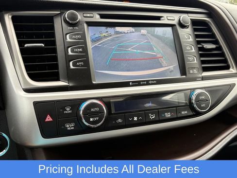 Used 2019 Toyota Highlander XLE AWD/4WD image 10
