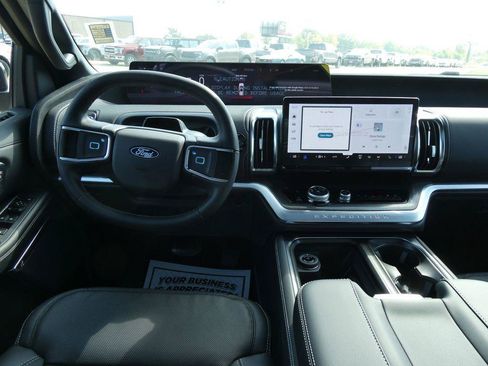 New 2027 Ford Expedition Platinum w/ Stealth Appearance Package AWD/4WD image 21