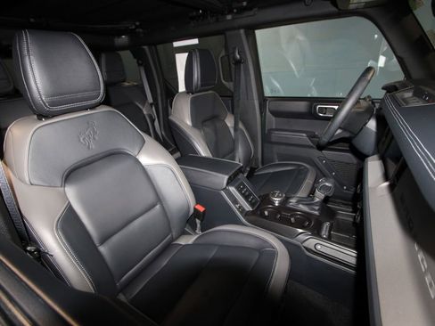 Used 2025 Ford Bronco Outer Banks image 24