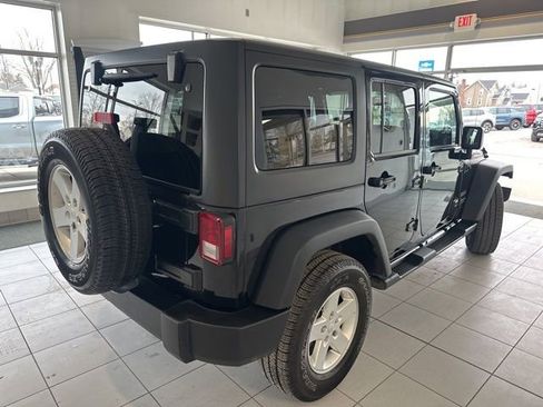 Used 2017 Jeep Wrangler Unlimited Sport w/ Power Convenience Group image 4