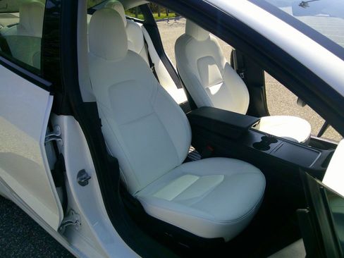 Used 2021 Tesla Model 3 Long Range AWD/4WD image 3