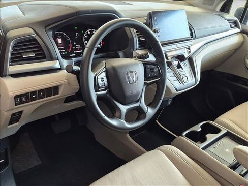 Certified 2025 Honda Odyssey EX-L image 9