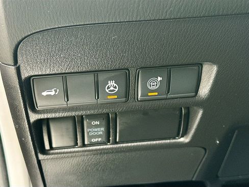 Used 2024 Nissan Armada Platinum w/ Captain's Chairs Package image 10