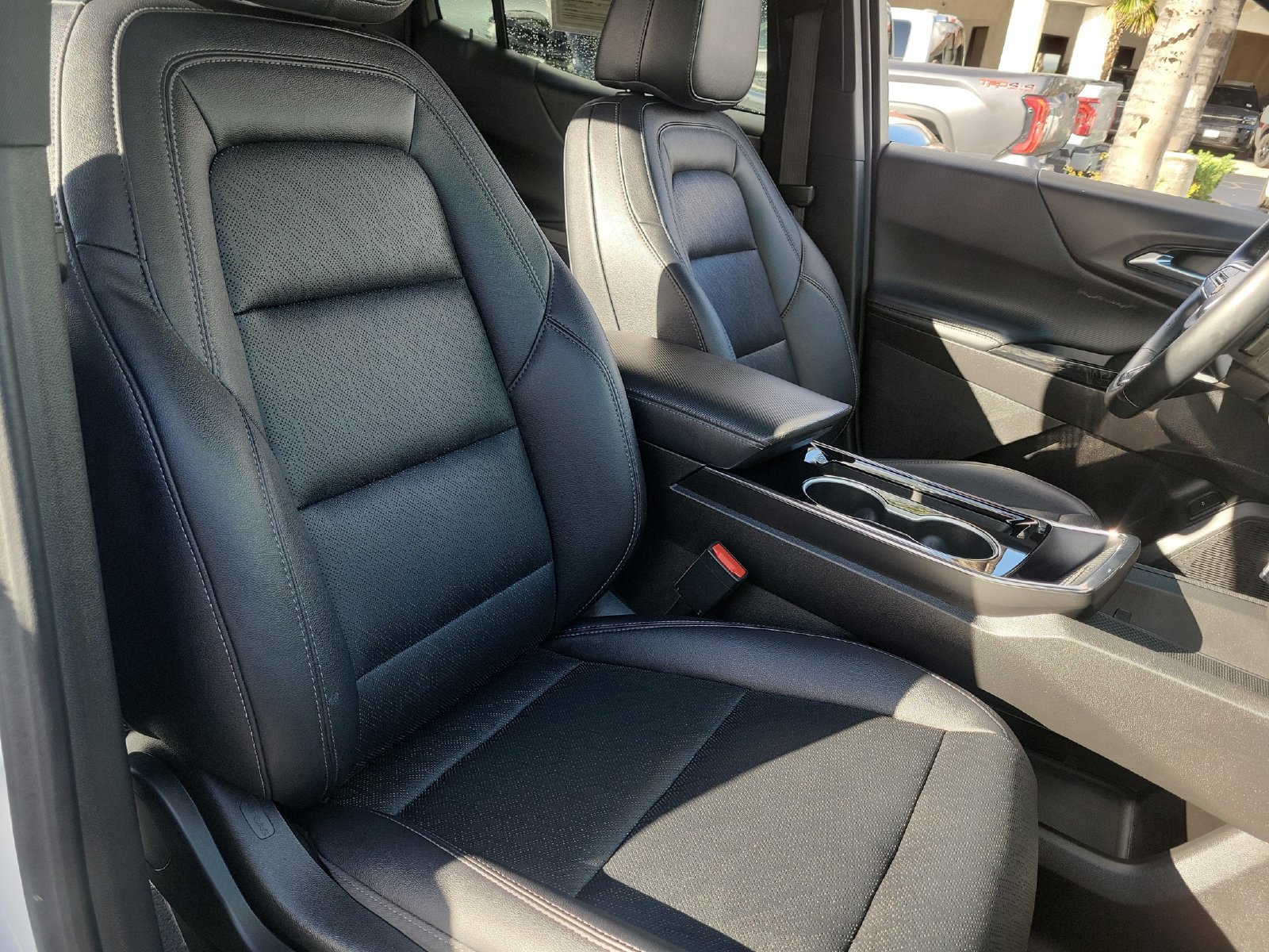 Used 2025 Chevrolet Equinox LT w/ Convenience Package II FWD image 22