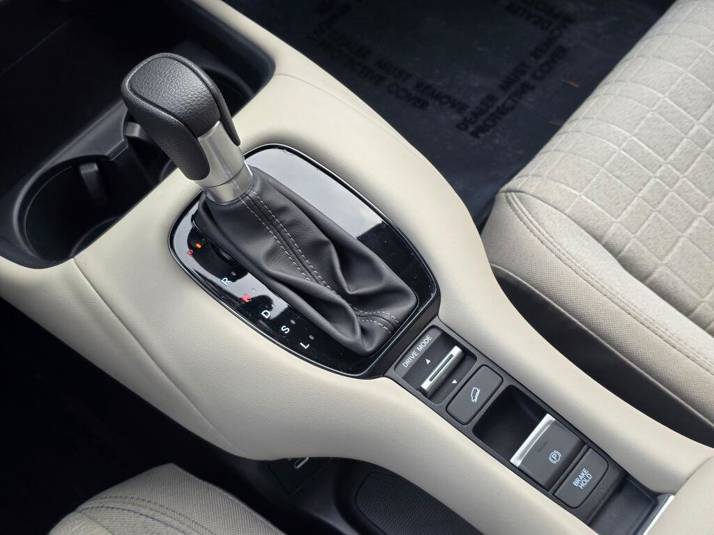 Certified 2024 Honda HR-V LX image 26