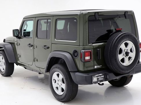 Used 2022 Jeep Wrangler Unlimited Sport w/ Sun And Sound Package AWD/4WD image 6