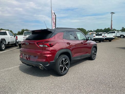 Used 2022 Chevrolet TrailBlazer RS w/ Technology Package FWD image 5