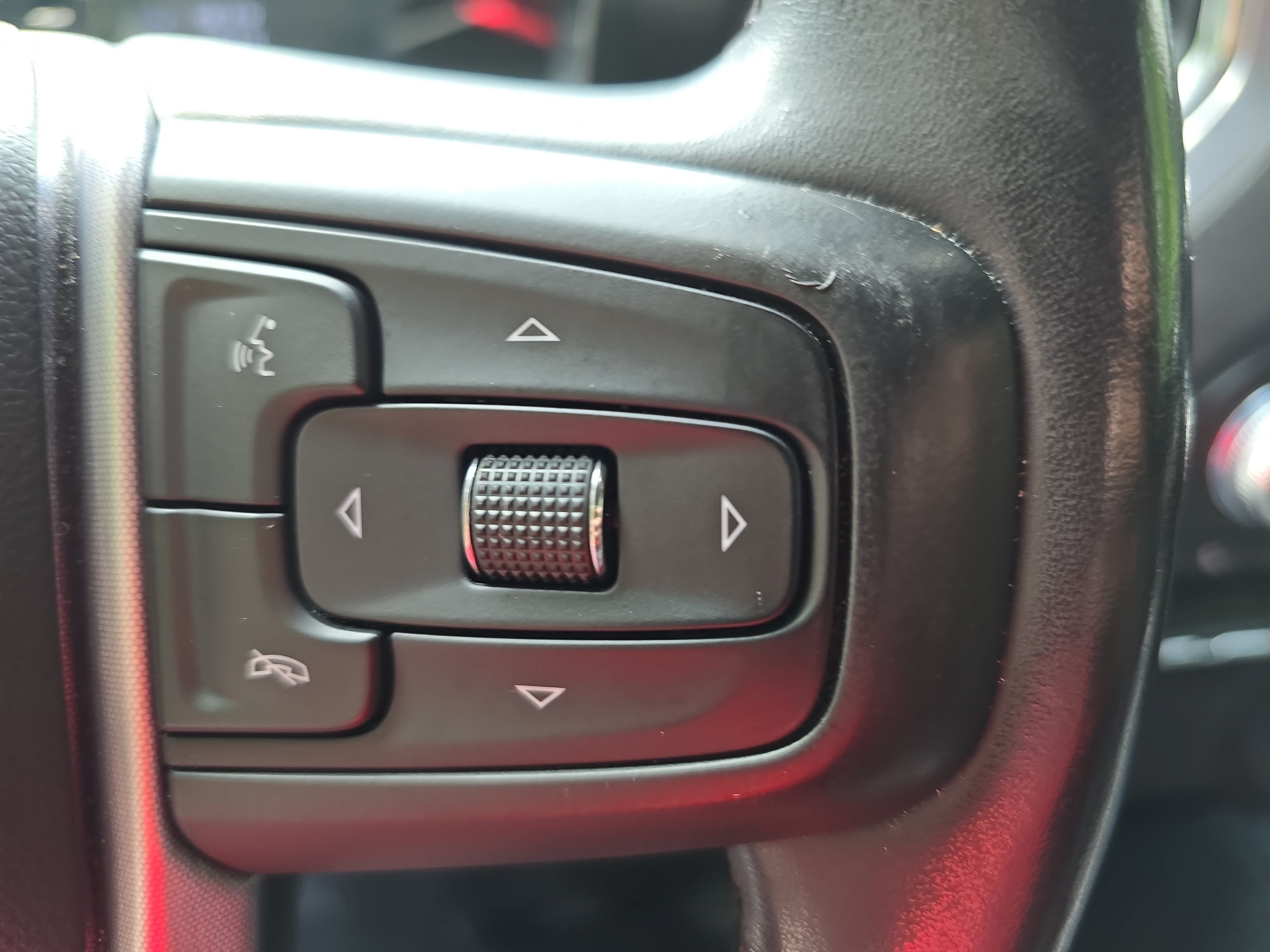 Used 2020 GMC Sierra 1500 SLE w/ SLE Value Package AWD/4WD image 17