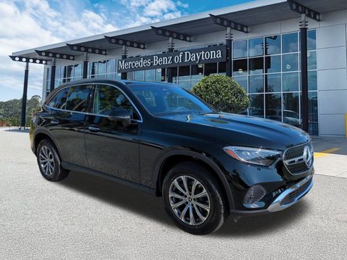 Used 2026 Mercedes-Benz GLC 300 image 2