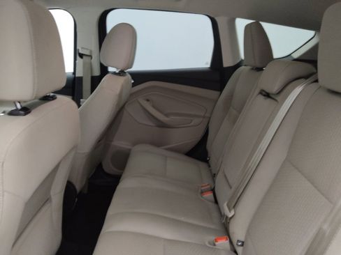 Used 2017 Ford Escape SE w/ SE Cold Weather Package FWD image 18