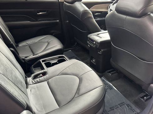 Used 2025 Toyota Grand Highlander AWD image 20