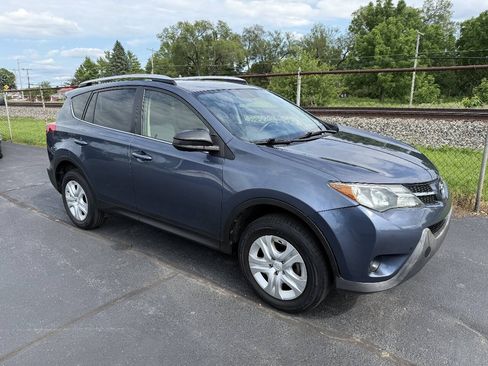 Used 2014 Toyota RAV4 LE FWD image 11