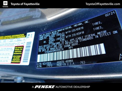 Used 2021 Toyota Highlander XLE image 9