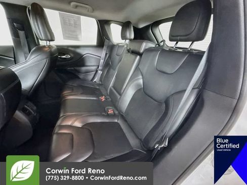 Used 2020 Jeep Cherokee Latitude Plus AWD/4WD image 25