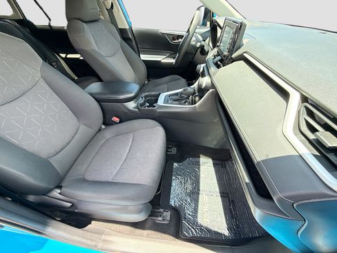 Used 2019 Toyota RAV4 XLE FWD image 14