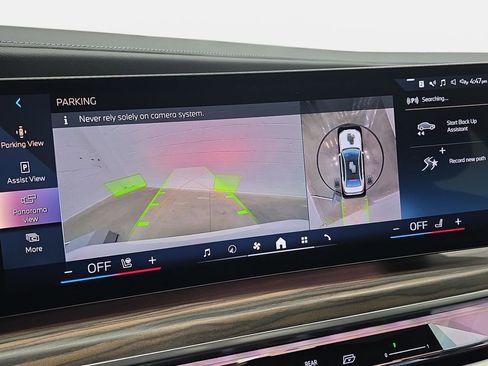 Used 2023 BMW i7 xDrive60 w/ Parking Assistance Package image 23