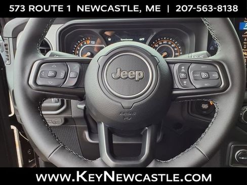 New 2025 Jeep Gladiator Sport AWD/4WD image 9