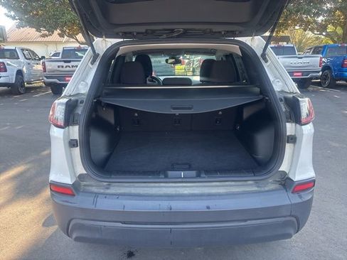 Used 2021 Jeep Cherokee Latitude image 7