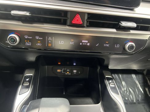 Used 2024 Kia Sorento X-Line EX AWD/4WD image 18