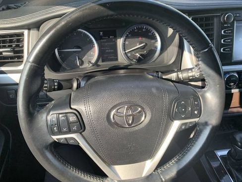 Used 2018 Toyota Highlander XLE AWD/4WD image 19
