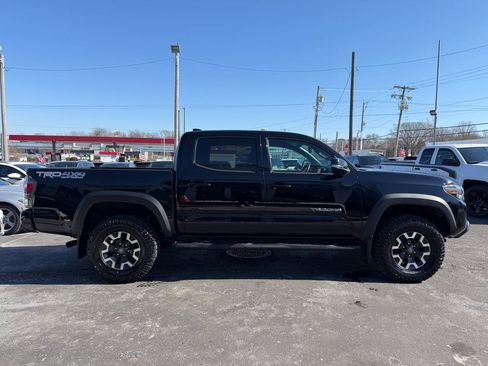 Used 2020 Toyota Tacoma TRD Off-Road w/ Technology Package image 4