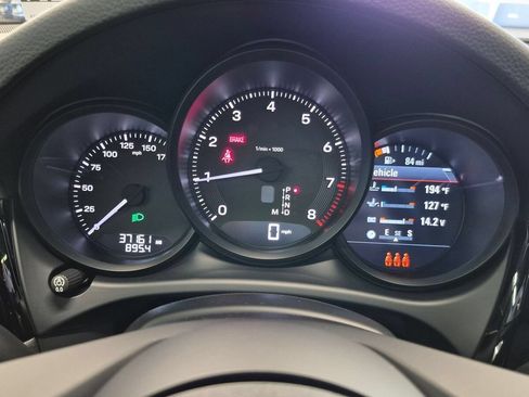 Certified 2023 Porsche Macan AWD/4WD image 14