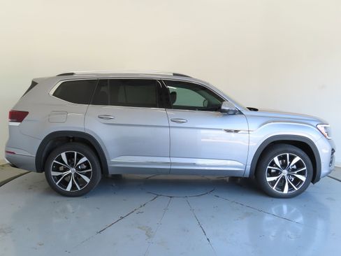 New 2026 Volkswagen Atlas SEL Premium R-Line AWD/4WD image 2