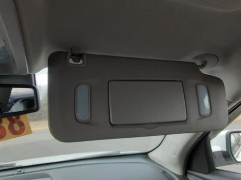 Used 2017 GMC Terrain SLE image 28