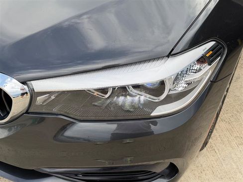 Used 2018 BMW 530i RWD image 16