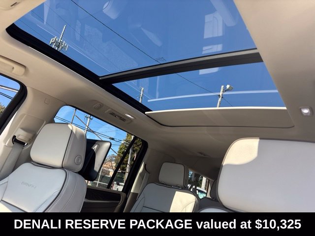 Used 2023 GMC Yukon XL Denali w/ Denali Reserve Package AWD/4WD image 3