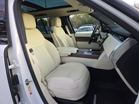 Used 2024 Land Rover Range Rover SE image 13