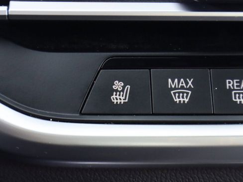 Used 2020 BMW X5 M50i image 21