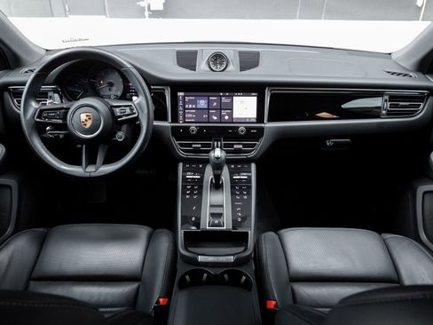 Certified 2024 Porsche Macan S AWD/4WD image 12