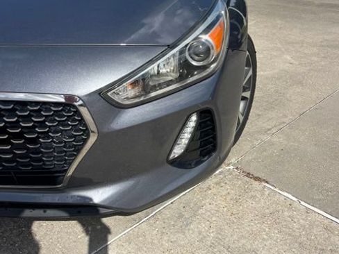 Used 2018 Hyundai Elantra GT FWD image 11