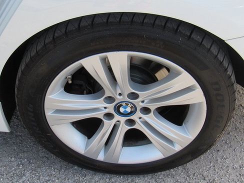 Used 2018 BMW 330e w/ Convenience Package image 7