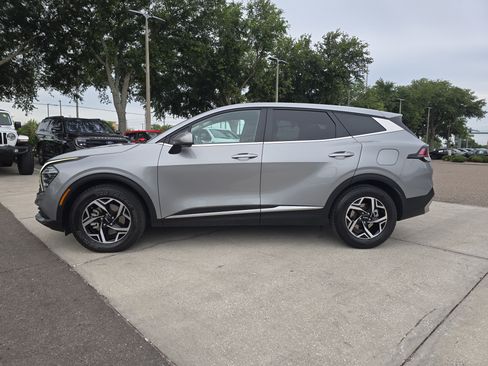 Used 2024 Kia Sportage LX FWD image 5