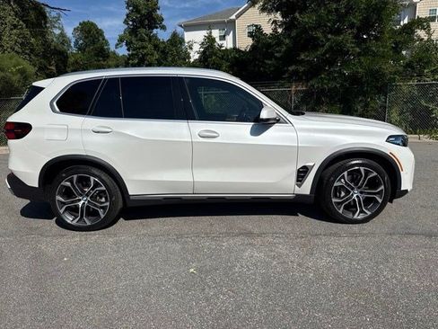 Certified 2025 BMW X5 xDrive40i w/ Premium Package AWD/4WD image 12