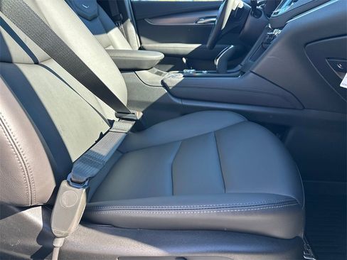 New 2026 Cadillac XT5 Luxury image 13