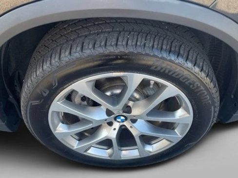Used 2023 BMW X5 xDrive40i w/ Premium Package AWD/4WD image 4