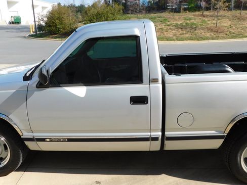 Used 1993 Chevrolet Silverado 1500 2WD Regular Cab image 13