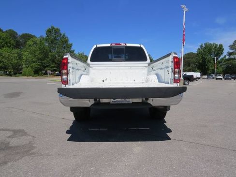 Used 2019 Nissan Frontier SV RWD image 5